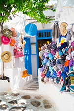 greek tourist shop on Mykonos island,griechische touristische Geschäft auf der Mykonos Insel,sailing greece, Segeln Griechenland,voguesails.com